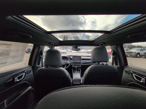New 2026 Jeep Compass Latitude w/ Sun and Sound Group AWD/4WD image 25