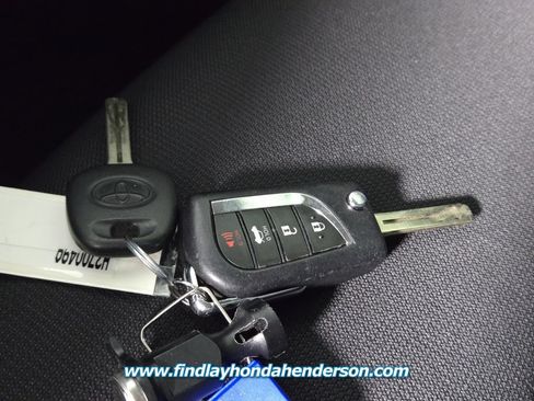 Used 2020 Toyota Corolla LE w/ Carpet Mat Package (TMS) FWD image 29