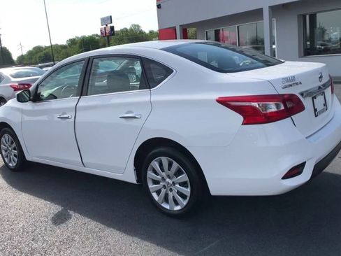 Used 2019 Nissan Sentra S image 6