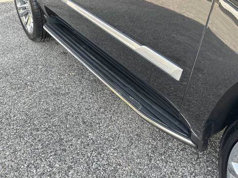 Used 2019 Cadillac Escalade Premium Luxury w/ LPO, Escalade Noir Package image 5