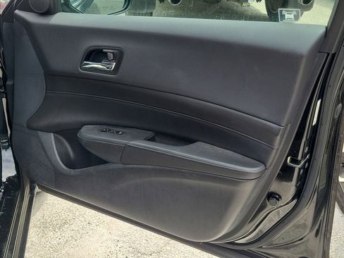 Used 2013 Acura ILX Hybrid w/ Technology Package FWD image 9
