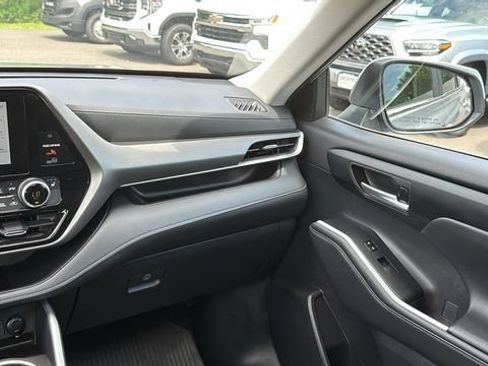 Certified 2024 Toyota Highlander XLE AWD/4WD image 23