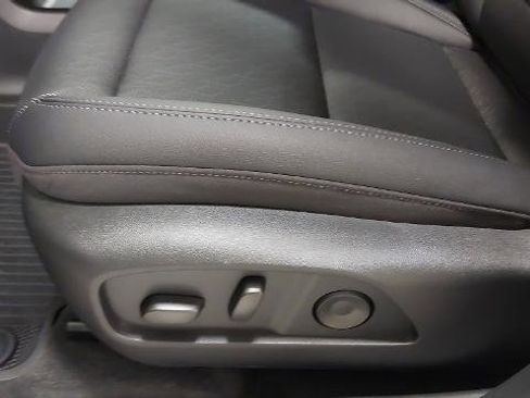 New 2026 Chevrolet Equinox LT w/ Convenience Package II image 22