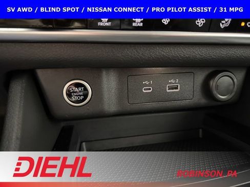 Used 2022 Nissan Rogue SV image 25