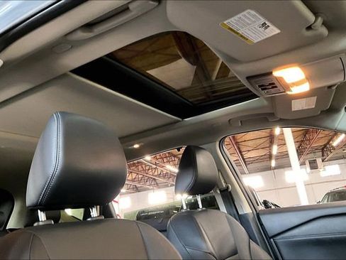 Used 2024 Nissan Rogue SL w/ SL Premium Package image 27