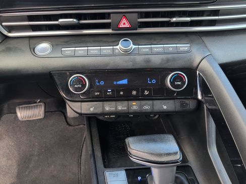 Used 2023 Hyundai Elantra Limited FWD image 24