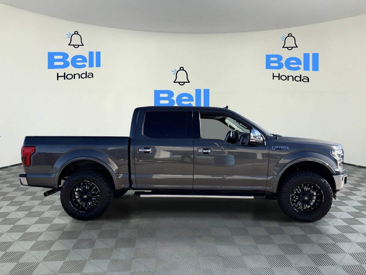 Used 2019 Ford F150 Lariat w/ Equipment Group 502A Luxury AWD/4WD image 5