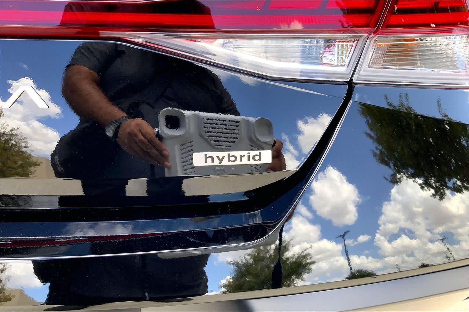 New 2026 Hyundai Elantra Limited FWD image 15