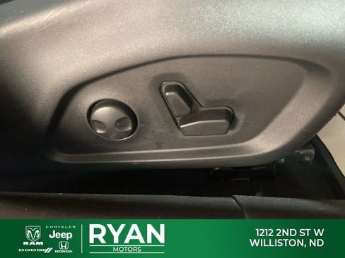 Used 2023 Jeep Compass Trailhawk w/ Trailhawk Elite Group AWD/4WD image 39