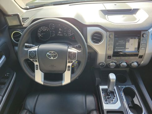 Used 2018 Toyota Tundra SR5 w/ SR5 Upgrade Package image 17