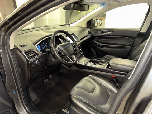 Used 2019 Ford Edge Titanium w/ Equipment Group 301A AWD/4WD image 31