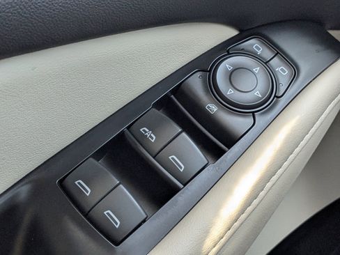 Used 2023 Buick Enclave Essence w/ Experience Buick Package FWD image 26