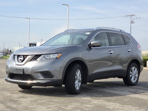 Used 2016 Nissan Rogue SV image 11