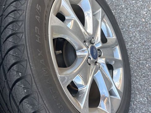 Used 2016 Ford Escape SE w/ Equipment Group 201A FWD image 9