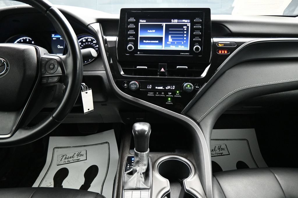 Used 2022 Toyota Camry SE FWD image 17