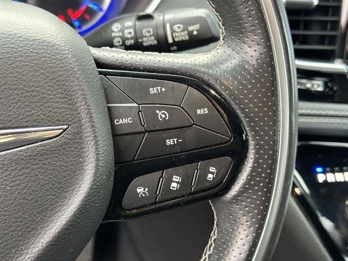 Used 2020 Chrysler Pacifica Limited w/ Advanced Safetytec Group image 25