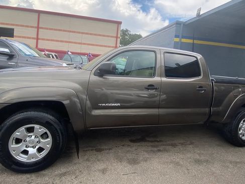 Used 2010 Toyota Tacoma PreRunner RWD image 4