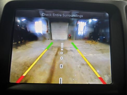 Used 2018 Jeep Cherokee Latitude Plus image 31