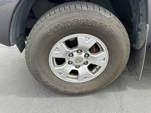 Used 2015 Toyota Tacoma PreRunner w/ TRD Off-Road Package RWD image 6
