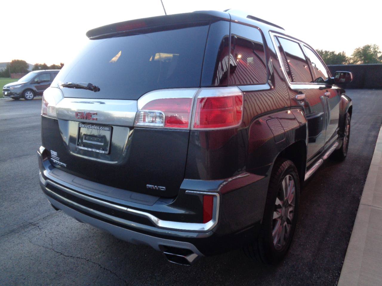Used 2017 GMC Terrain Denali AWD/4WD image 5