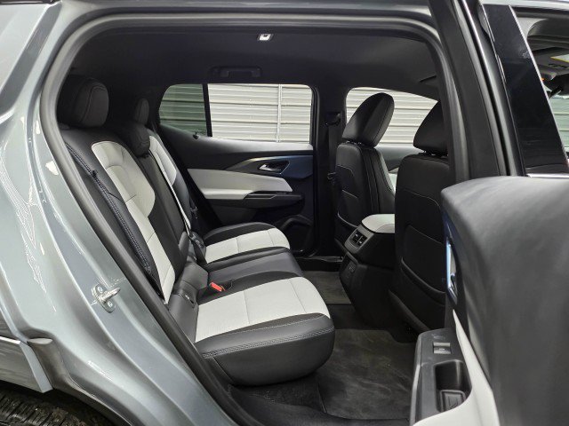 Used 2025 Chevrolet Equinox EV LT w/ Convenience Package II FWD image 17