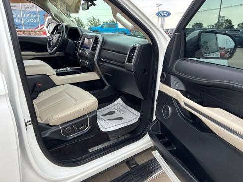 Used 2021 Ford Expedition Platinum AWD/4WD image 13