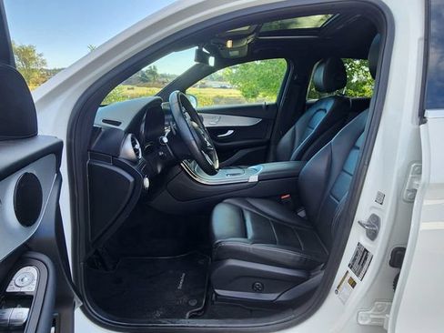 Used 2020 Mercedes-Benz GLC 300 4MATIC Coupe image 3