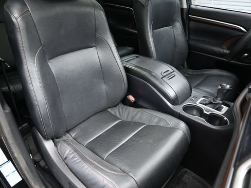 Used 2015 Toyota Highlander Limited Platinum AWD/4WD image 40