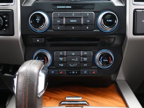 Used 2015 Ford F150 King Ranch w/ Equipment Group 601A Luxury AWD/4WD image 37