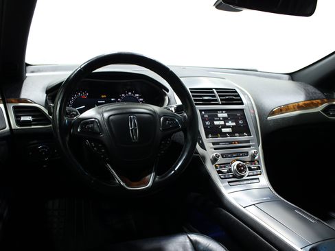 Used 2017 Lincoln MKZ Select w/ Climate Package FWD image 2