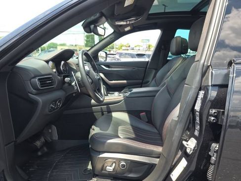 Used 2023 Maserati Levante Modena AWD/4WD image 13
