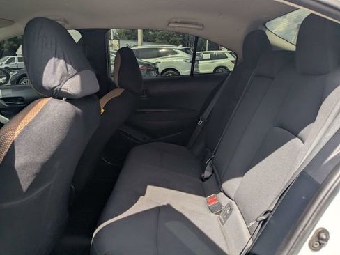 Used 2022 Toyota Corolla LE FWD image 12