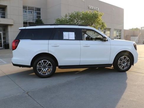 Certified 2025 Ford Expedition Active AWD/4WD image 7