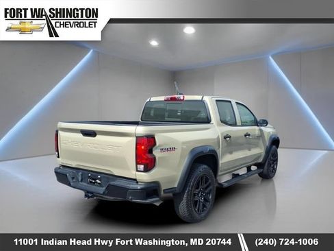 Used 2024 Chevrolet Colorado Trail Boss w/ Advanced Trailering Package AWD/4WD image 2