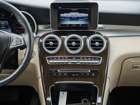 Used 2019 Mercedes-Benz GLC 300 w/ Parking Assistance Package image 20