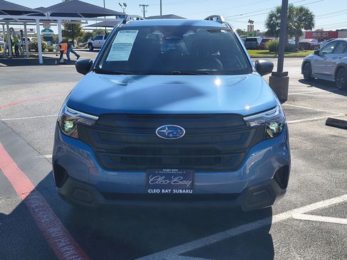 Used 2025 Subaru Forester image 2
