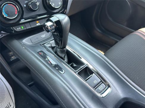 Used 2022 Honda HR-V Sport image 22
