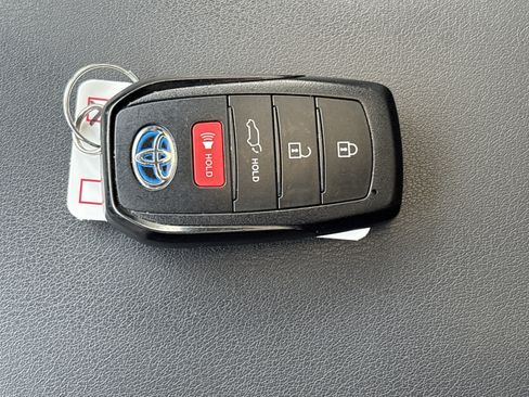 Used 2021 Toyota Venza Limited w/ Carpet Mat Package (TMS) AWD/4WD image 35