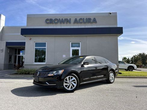 Used 2018 Volkswagen Passat 2.0T SE image 1