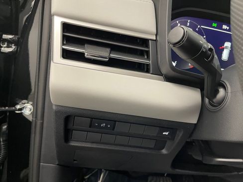 New 2025 Mitsubishi Outlander SE image 7