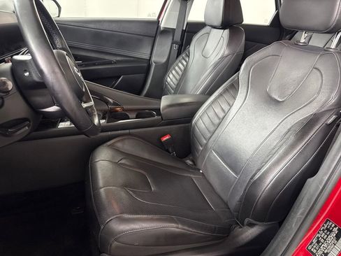 Used 2023 Hyundai Elantra Limited image 14