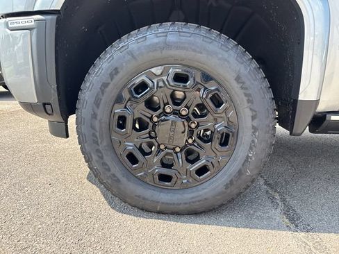 New 2026 GMC Sierra 2500 Denali Ultimate AWD/4WD image 10