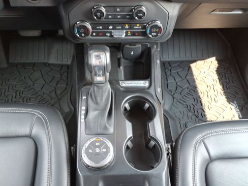 Used 2025 Ford Bronco Outer Banks AWD/4WD image 20
