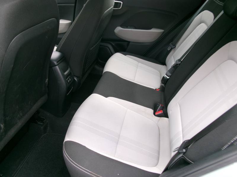 Used 2025 Hyundai Venue SEL FWD image 9