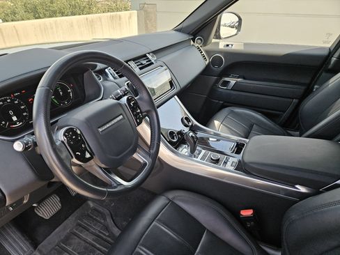 Used 2020 Land Rover Range Rover Sport HSE image 4