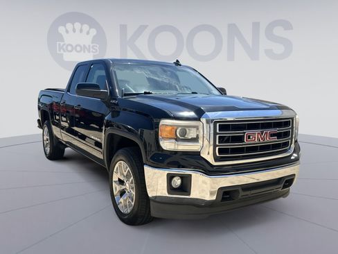 Used 2015 GMC Sierra 1500 SLE w/ SLE Value Package AWD/4WD image 2