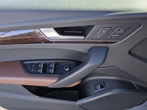 Used 2019 Audi Q5 2.0T Premium w/ Convenience Package image 5