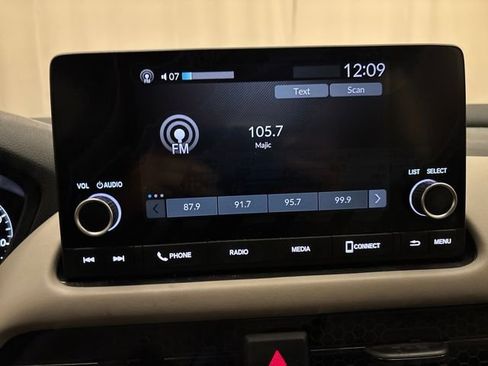 Used 2023 Honda HR-V LX image 16