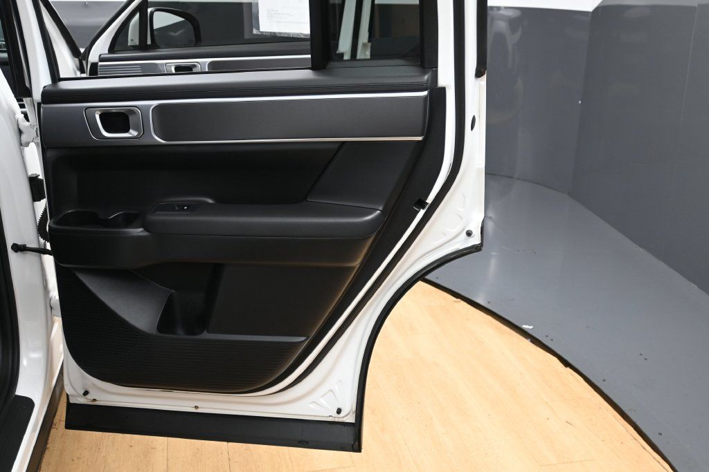 Used 2024 Hyundai Santa Fe SE FWD image 30