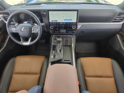 Used 2026 Lexus GX 550 w/ Accessory Package (2T) AWD/4WD image 9